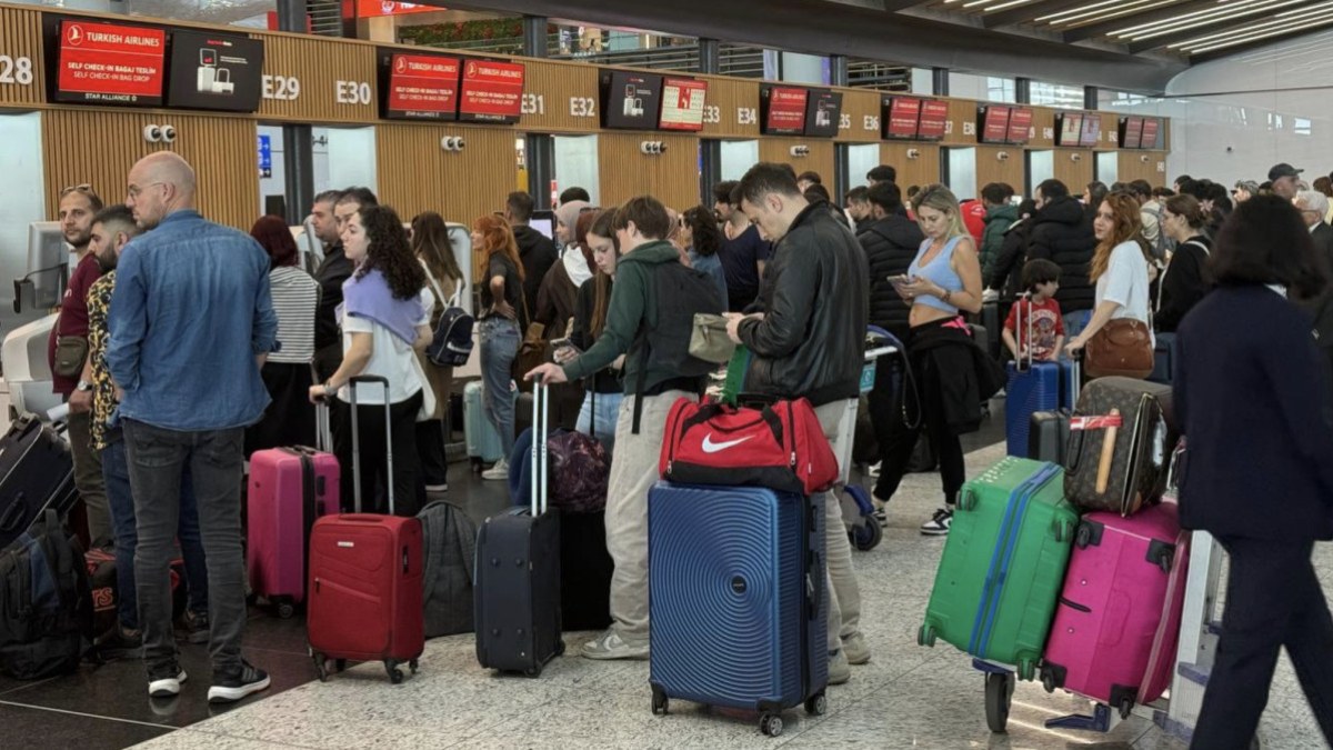 İstanbul Havalimanı'ndan dün 222 bin yolcu seyahat etti