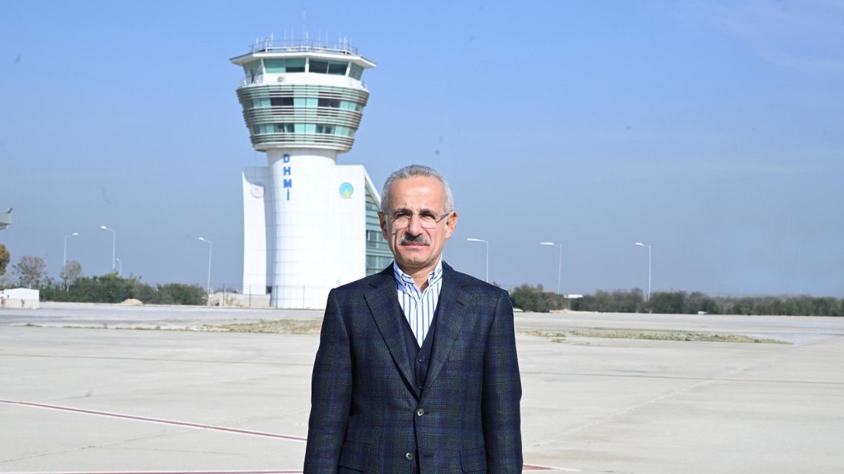 Abdulkadir Uraloğlu, mart ayı uçak, yolcu ve yük trafiği istatistiklerini açıkladı