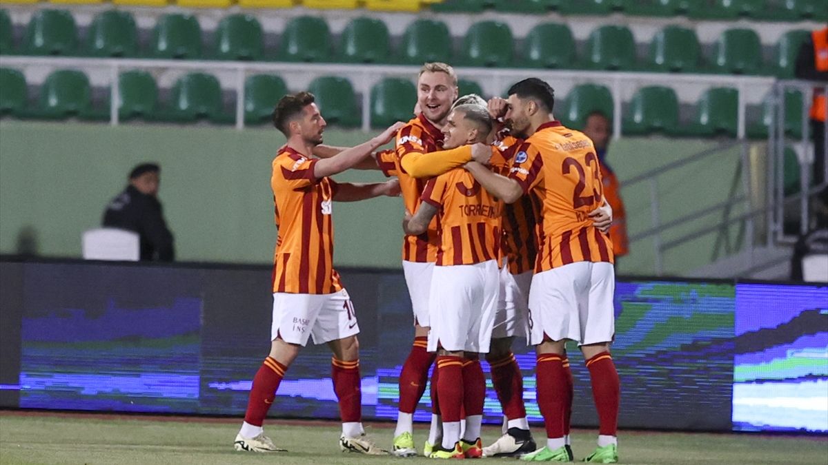 Fenerbahçe, Galatasaray'la oynanan Süper Kupa maçından çekildi