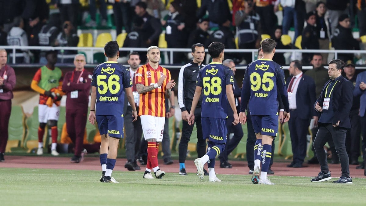 Galatasaray'dan olay paylaşım: Icardi attı Fenerbahçe çekildi