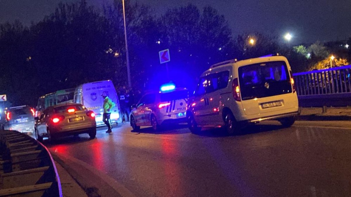 İstanbul Eyüpsultan'da motosiklet bariyere çarptı: 1 ölü