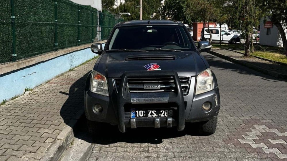 Balıkesir'den İzmir'e çalıntı araçla gelen 2 çocuk yakalandı