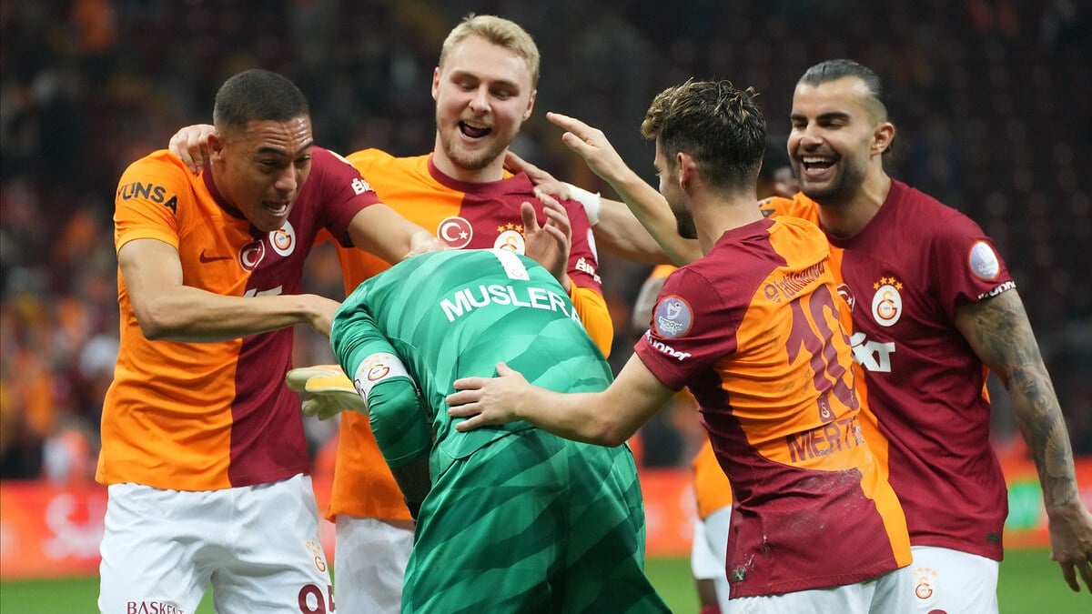 Victor Nelsson'dan Galatasaray'a rest: Sezon sonu gidiyorum