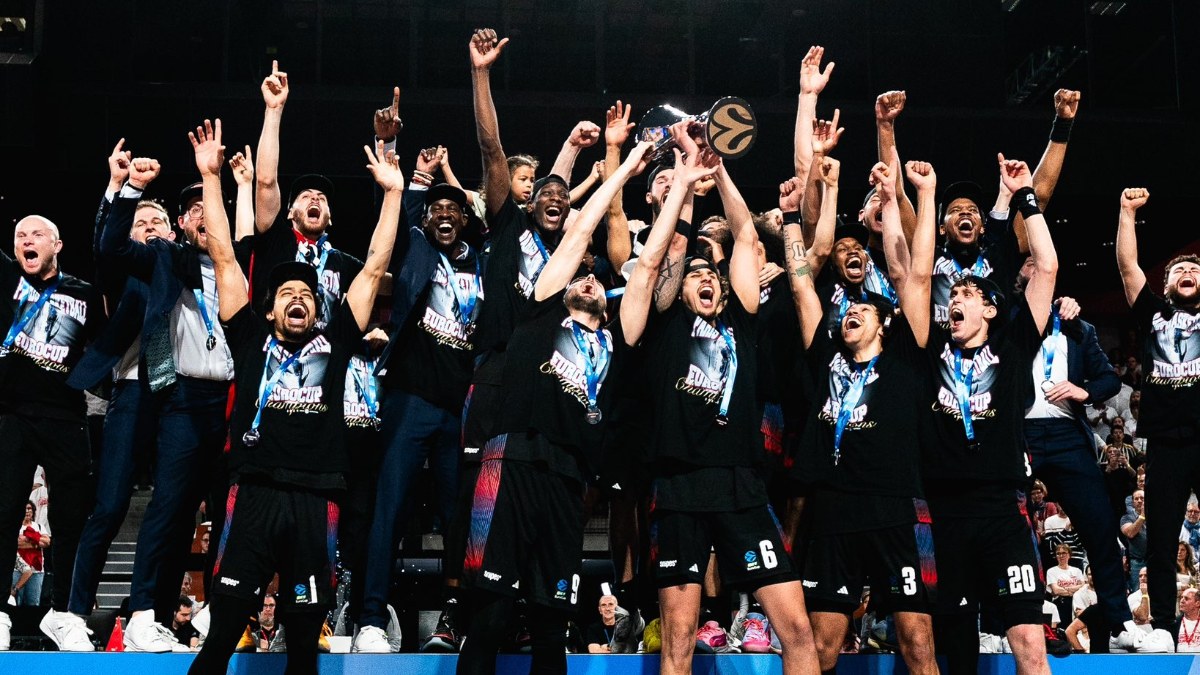 EuroCup'ta şampiyonluğa ulaşan Paris Basketbol, gelecek sezon EuroLeague'de
