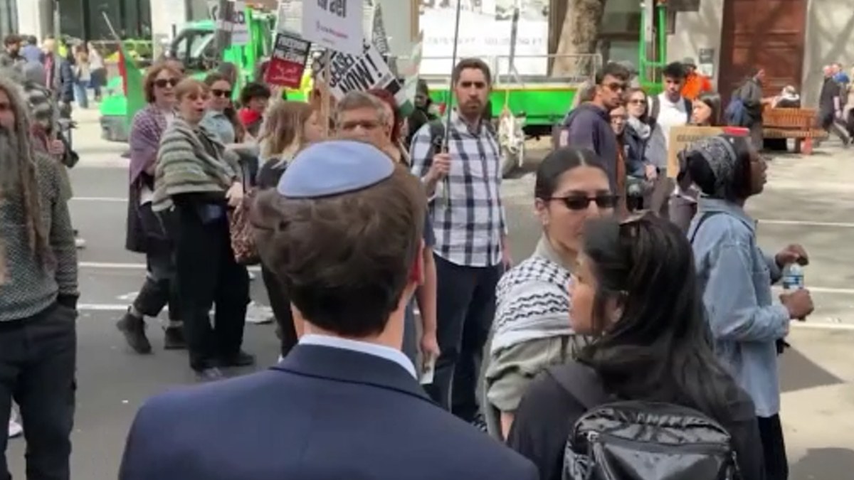 İngiltere'de Filistin'e destek gösterisi, İsrail provokasyonuna sahne oldu