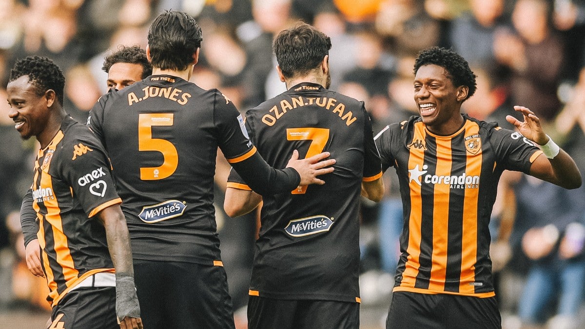 Ozan Tufan ve Abdülkadir Ömür yıldızlaştı! Hull City, 3 golle galip geldi