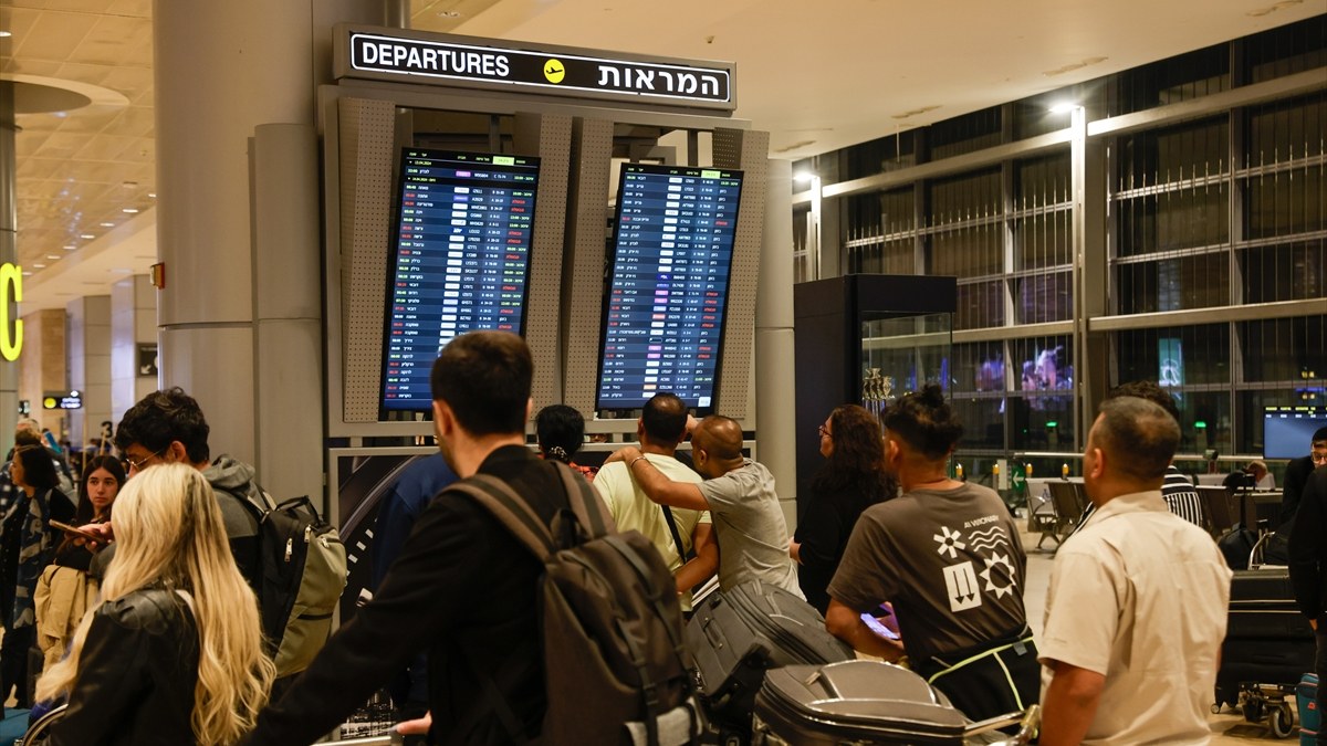 İsrail'de Ben Gurion Havalimanı, uçuşlara yeniden açıldı