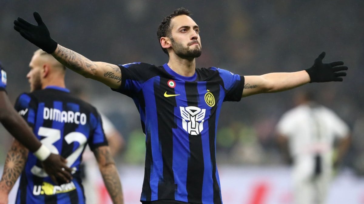 Hakan Çalhanoğlu'nun gol attığı maçta Inter beraberlikle yetindi