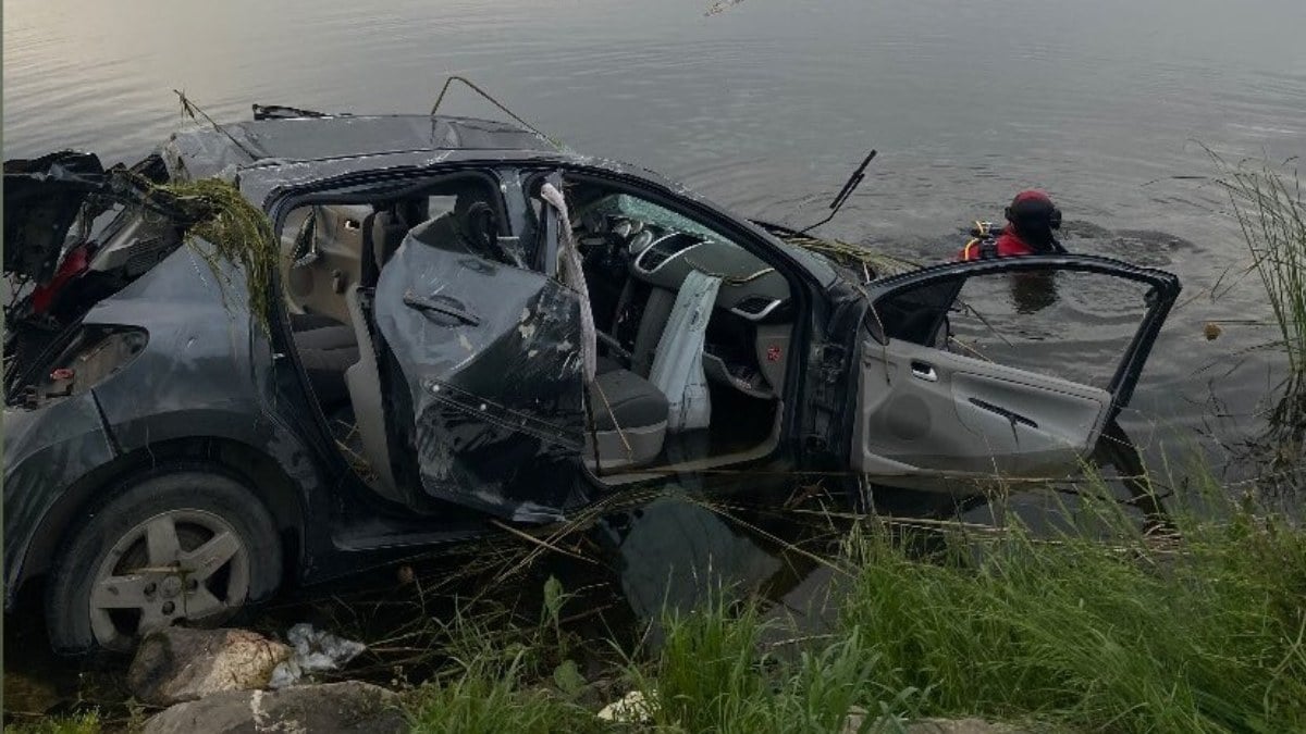İstanbul-Büyükçekmece ‘de otomobil göle uçtu: 1 ölü