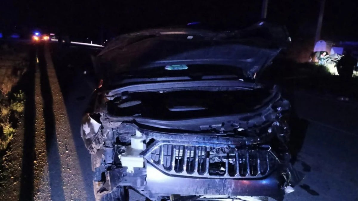 Konya'da otomobil ile kamyonet çarpıştı: 2 ölü, 1 yaralı
