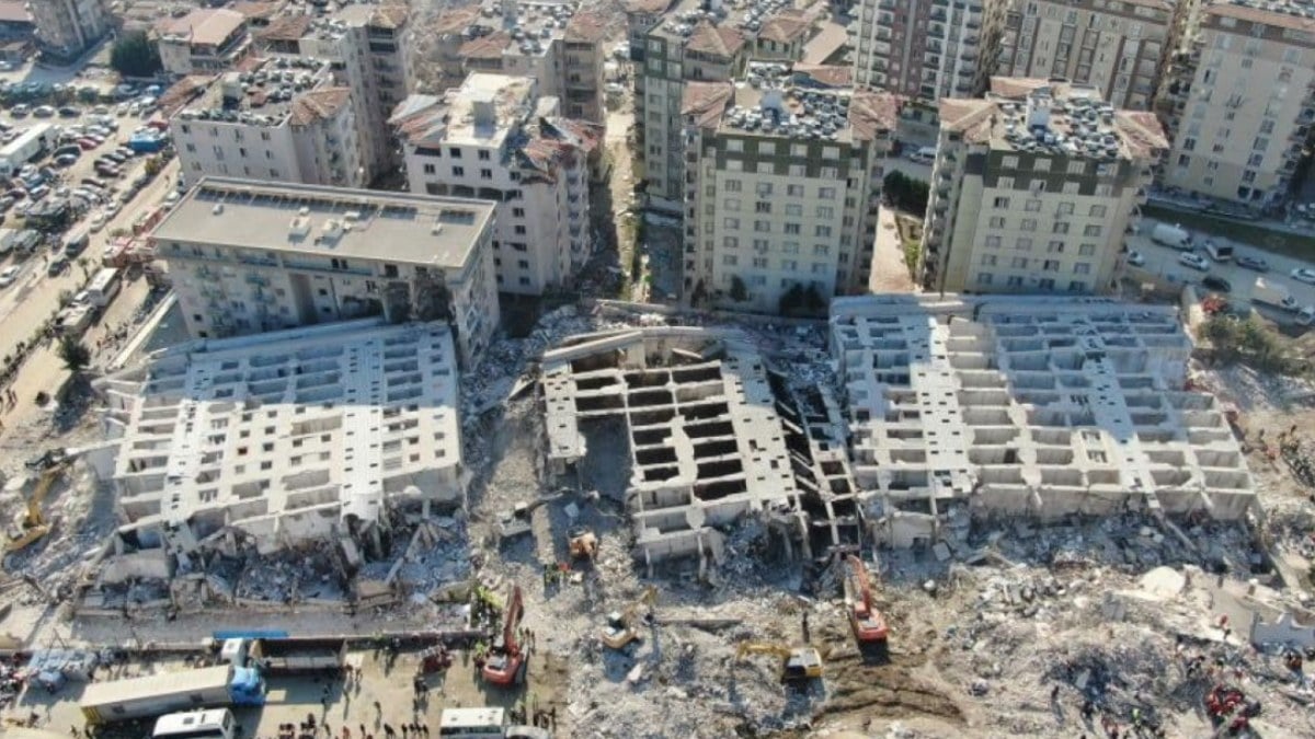 Hatay'da depremde yıkılan Rönesans Rezidans'ın davası başladı