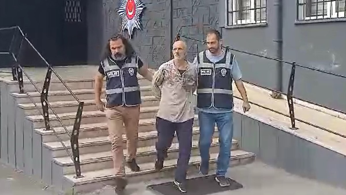 Bursa'da aranan hükümlüye operasyon: Deldiği duvarın içinde yakalandı
