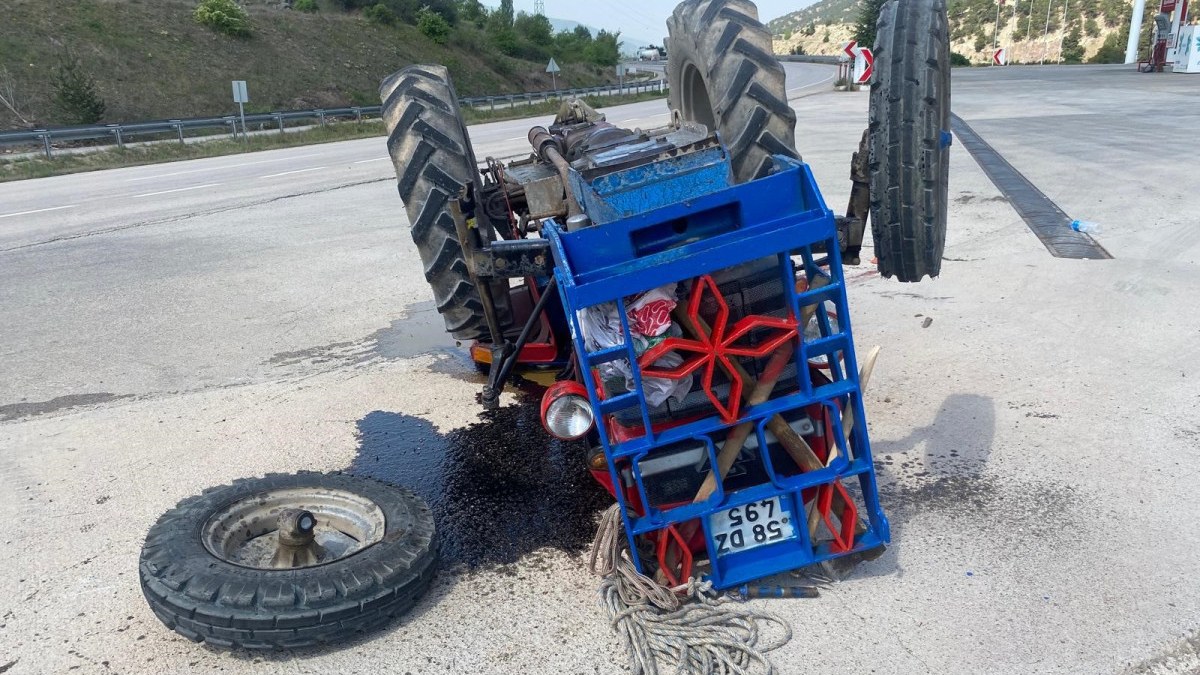 Tokat'ta traktör ters döndü: 1’i ağır 3 yaralı