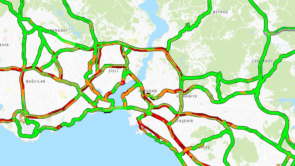 İstanbul'da yağmur nedeniyle hafta sonu trafik yoğunlaştı