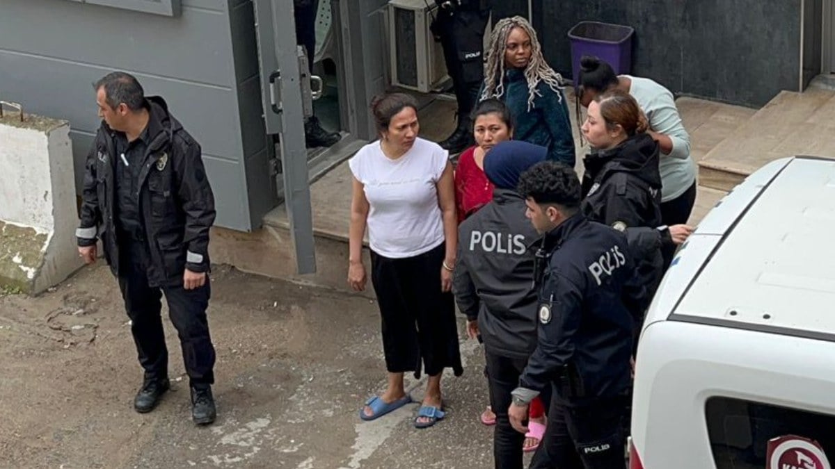 Kocaeli'de fuhuş operasyonu: Yabancı uyruklu 8 kadın gözaltına alındı