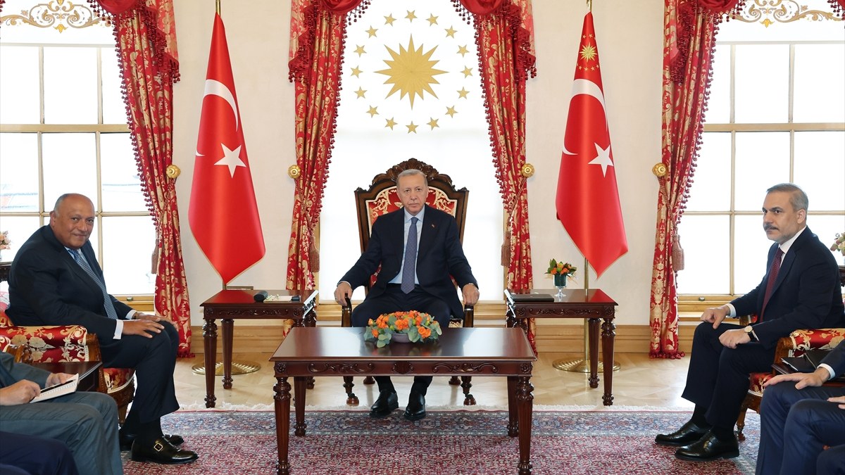 Dolmabahçe'de Gazze diplomasisi! Cumhurbaşkanı Erdoğan Mısır Dışişleri Bakanı ile görüştü