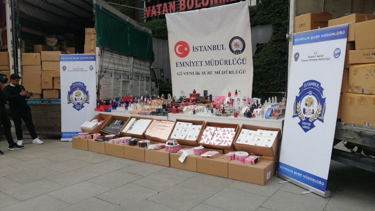 Arnavutköy'de operasyon: 64 bin sahte parfüm ele geçirildi