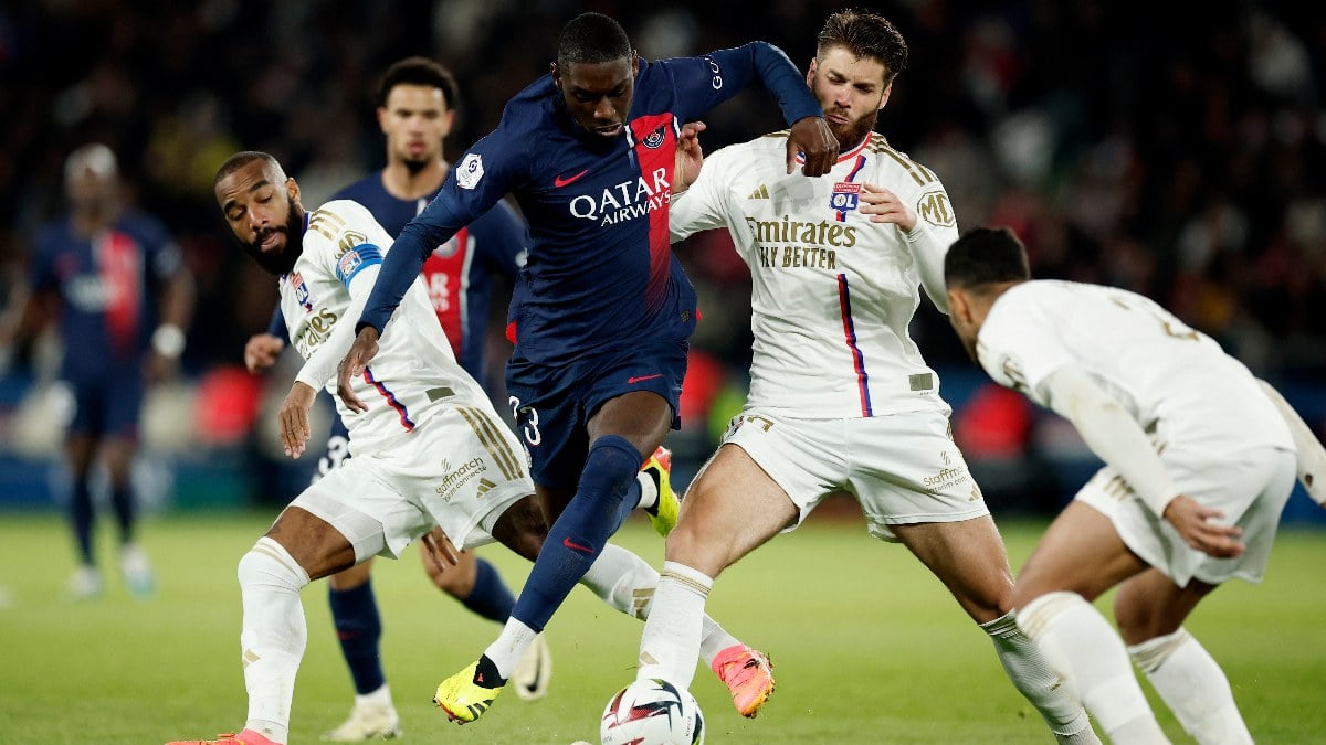 PSG, sahasında Lyon'u rahat geçti
