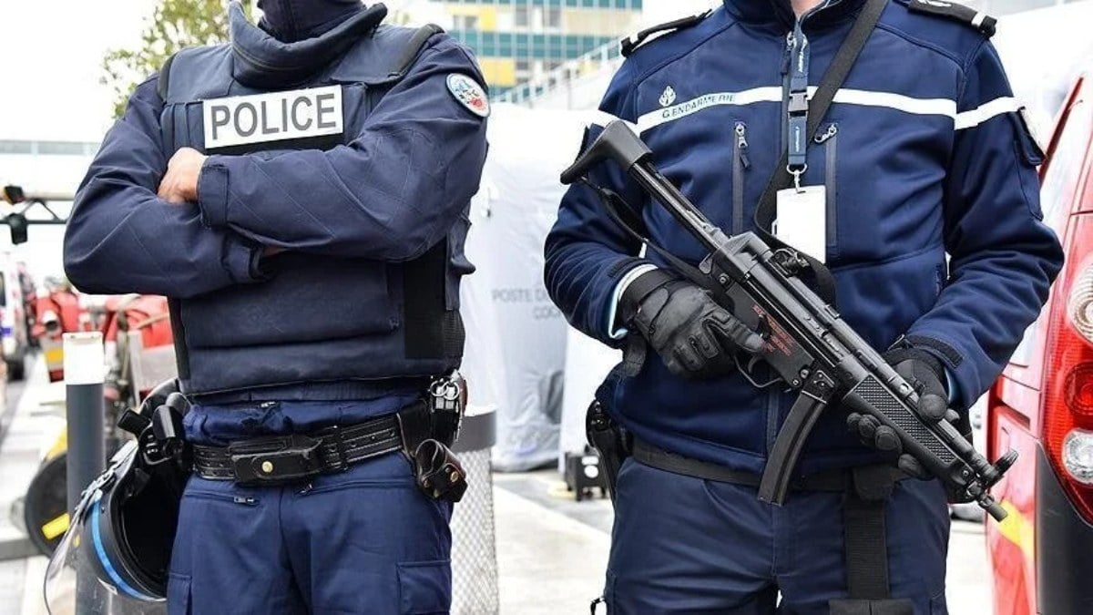 Fransa'da PKK'ya operasyon: Finansörlükle suçlanan 8 şüpheli gözaltında