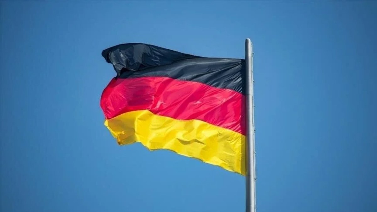 Almanya'da üniversitede bir kişi polis kurşunuyla öldü