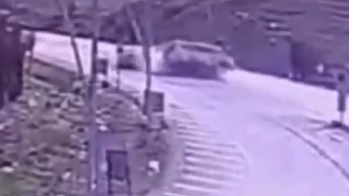 Konya'da aracının altında kalan sürücünün öldüğü kaza kameraya yansıdı