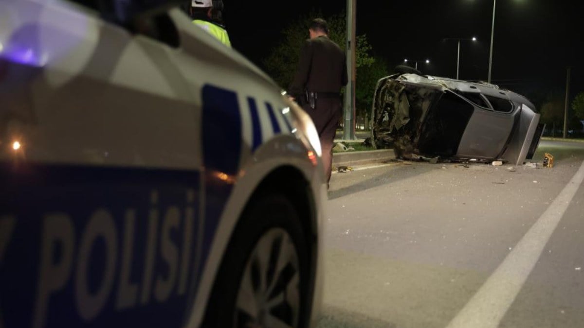 Aksaray'da takla atan otomobilin sürücüsü ağır yaralandı