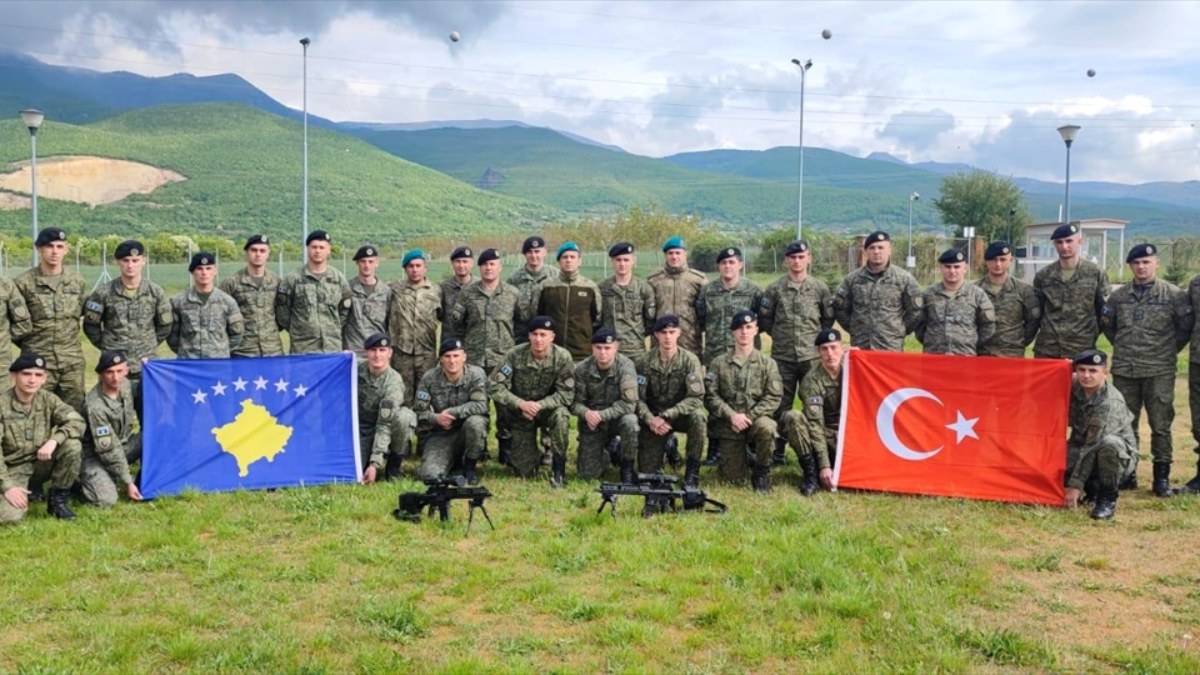 Mehmetçik'ten Kosova'da keskin nişancı eğitimi