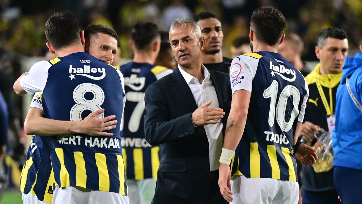 Fenerbahçe'de soyunma odasında şampiyonluk yemini