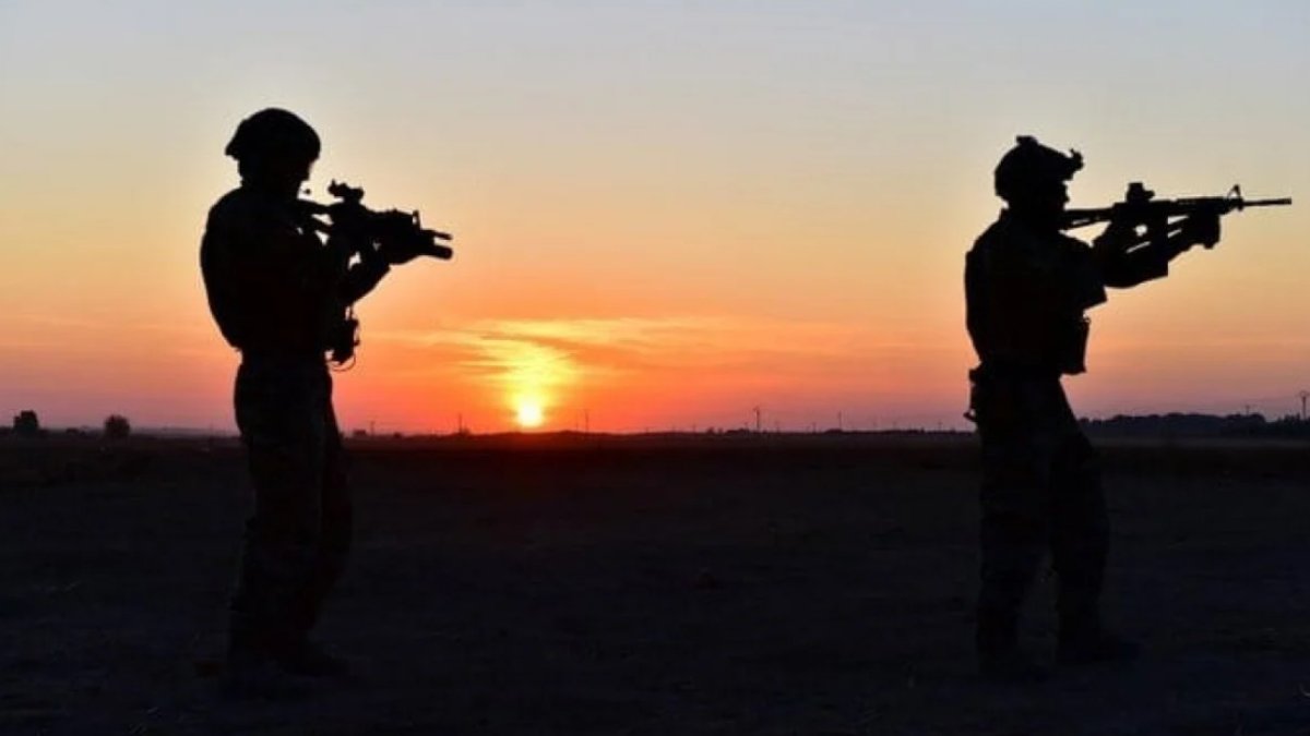 MSB duyurdu! Irak'ın kuzeyinde 2 terörist teslim oldu