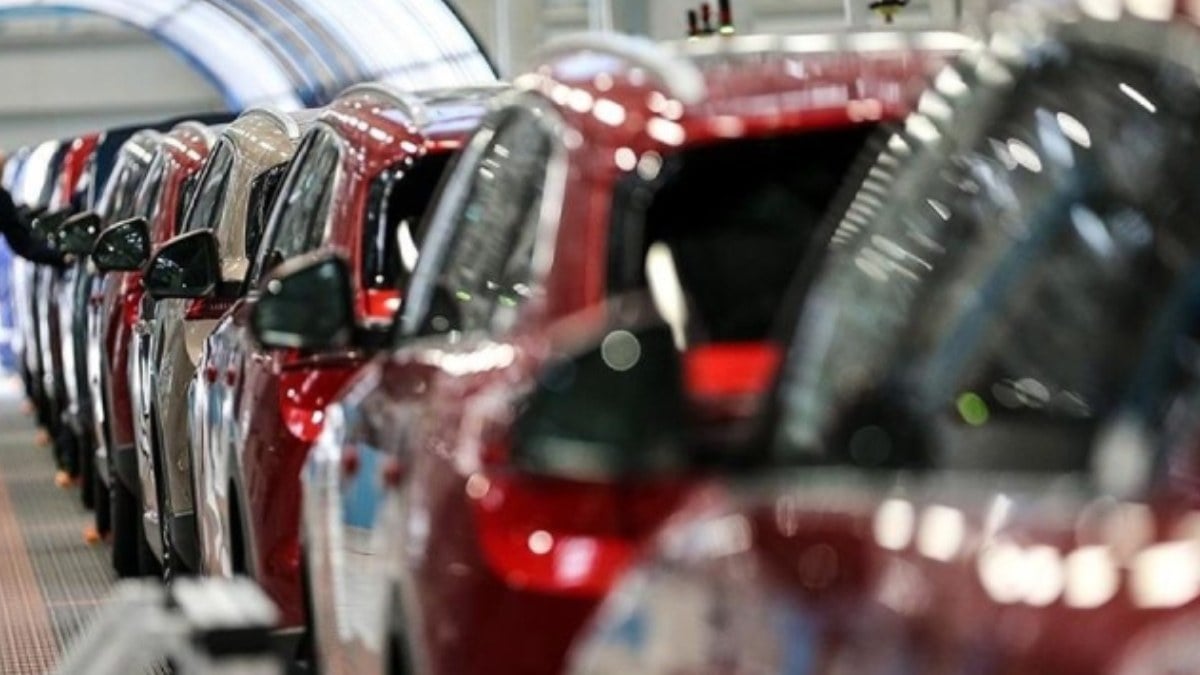 Otomotiv satışları nisan ayında geçen yıla göre yüzde 20 düştü