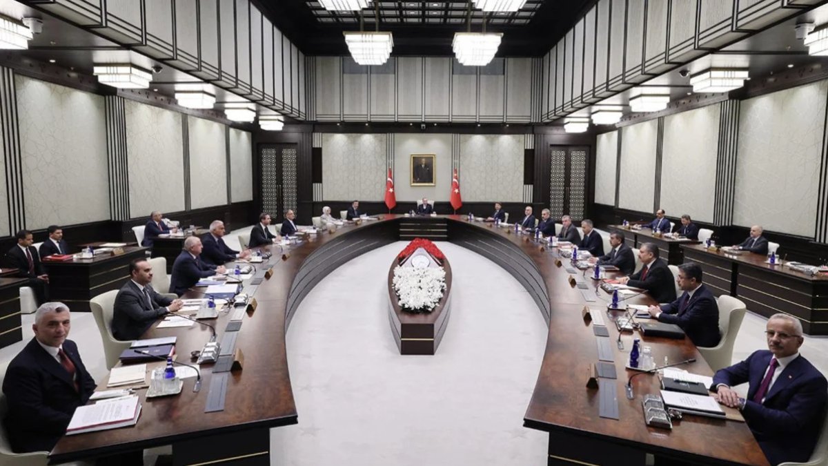 Kabine toplantısı başladı: Masada önemli konular yer alıyor