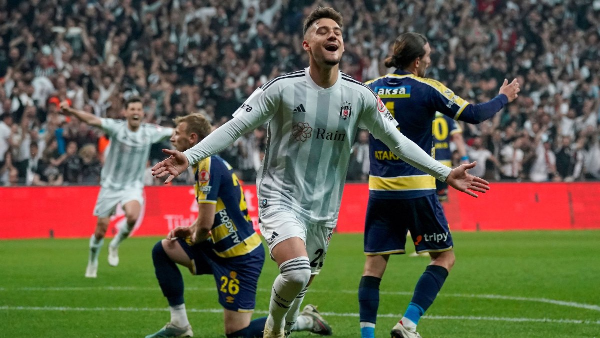 Ernest Muçi, Beşiktaş formasıyla 4. kez gol sevinci yaşadı