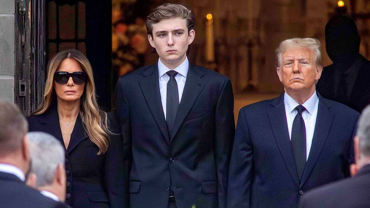 Trump'ın 18 yaşındaki oğlu Barron, siyasete ilk adımını atıyor