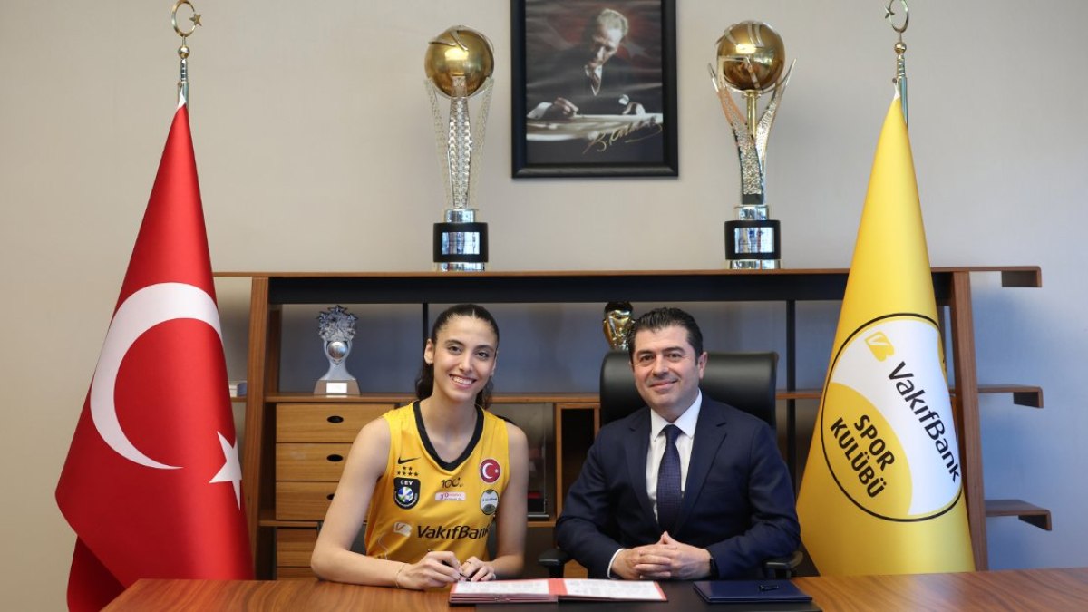 VakıfBank, Deniz Uyanık'ı kadrosuna kattı