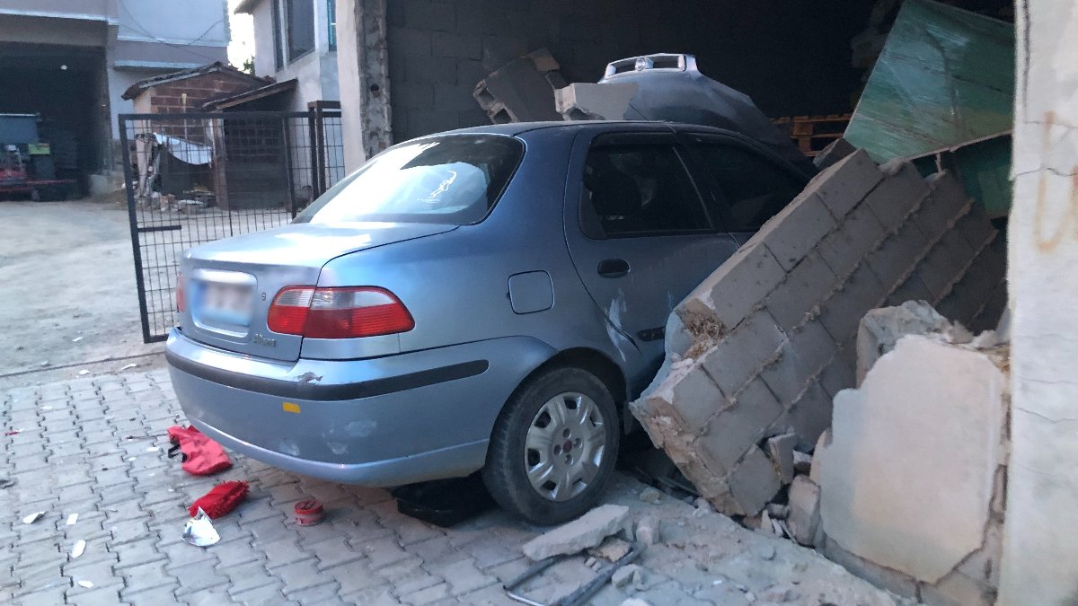 Tekirdağ'da jandarma araçlarına çarpıp kaçtı: Alkollü olduğu belirlendi
