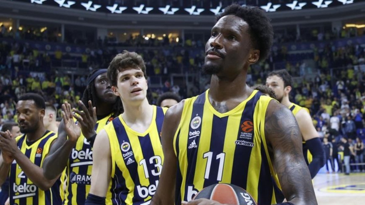 Nigel Hayes-Davis, EuroLeague'de sezonun en iyi 5'ine girdi