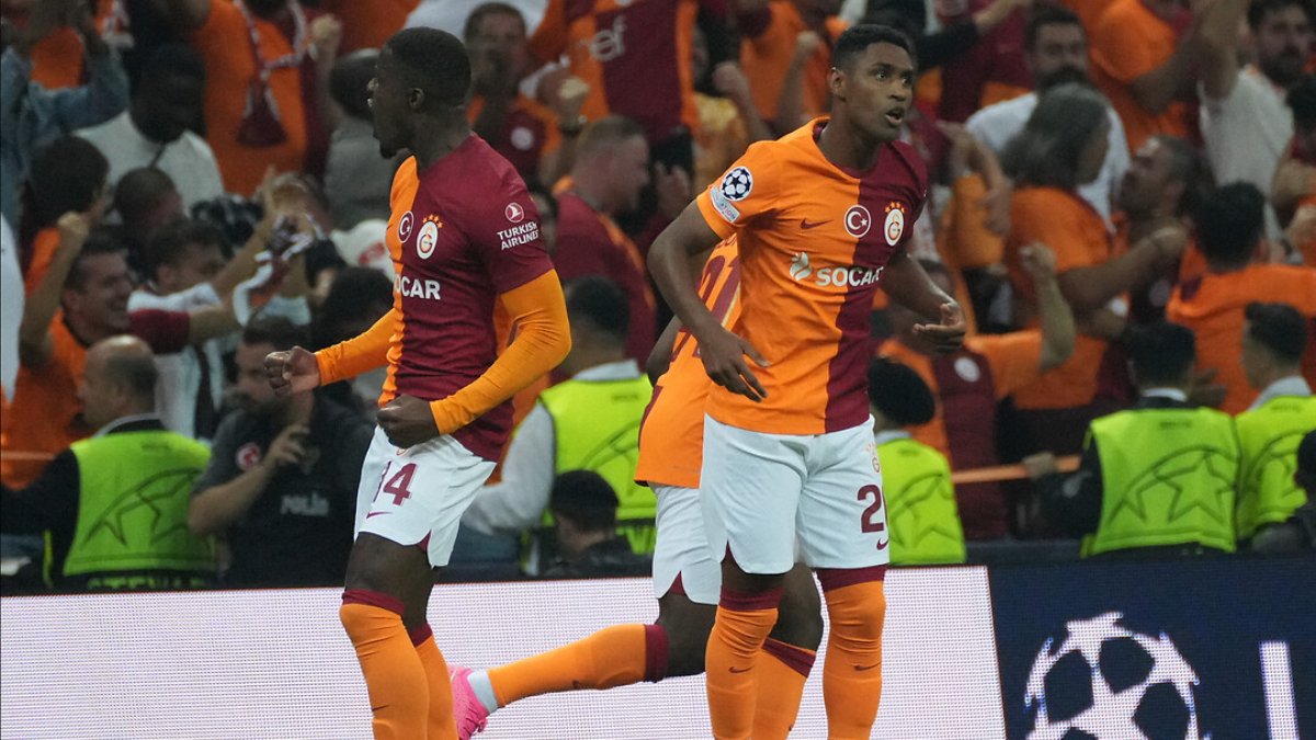 Galatasaray, Wifried Zaha ve Tete'yi elden çıkaracak