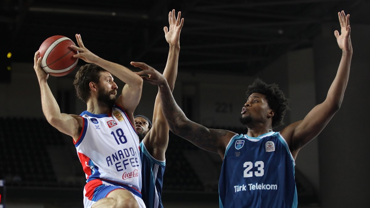 Anadolu Efes, Süper Lig'de yarı finalde