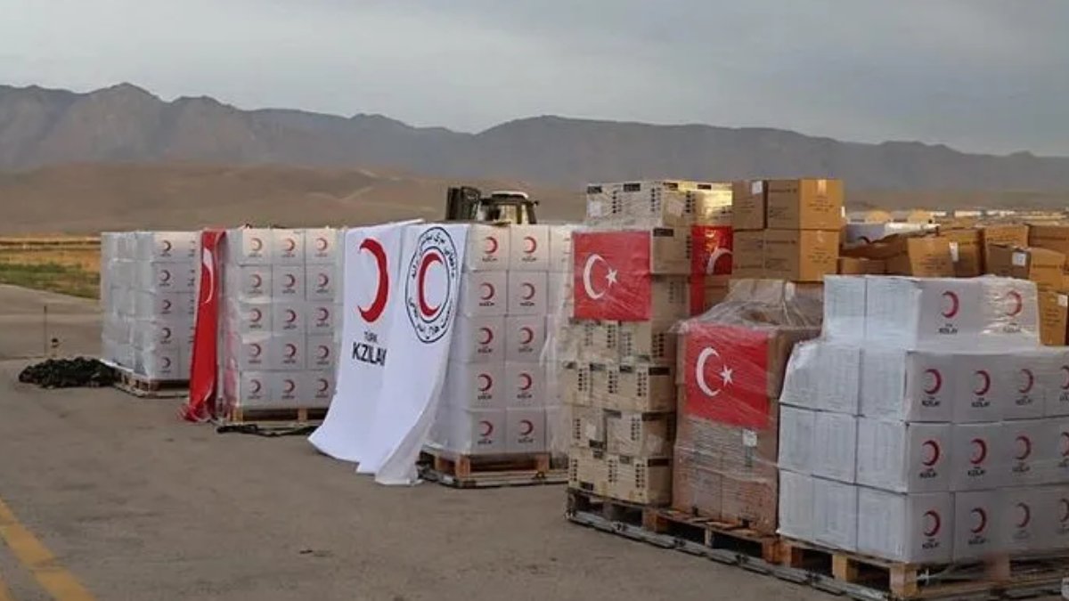 Türkiye, Afganistan'a 24 tonluk insani yardım yaptı