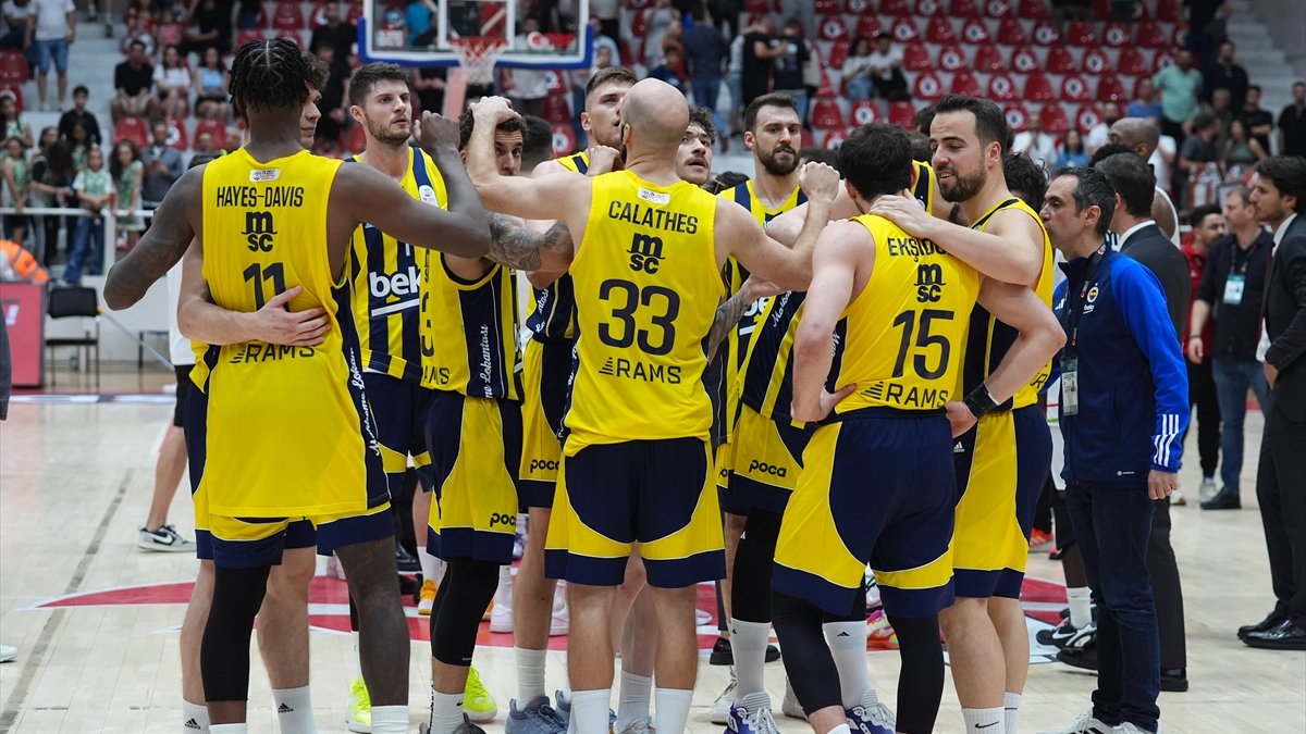 Aliağa Petkimspor'u yenen Fenerbahçe yarı finalde