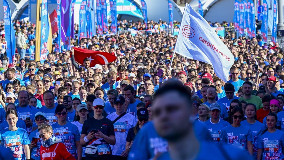 Rusya’da 19 Mayıs coşkusu: Koşuyla kutladılar