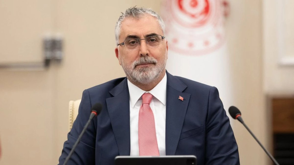 Çalışma ve Sosyal Güvenlik Bakanı Vedat Işıkhan duyurdu: 5 yılda 2,5 milyon kişi daha EYT'li olacak