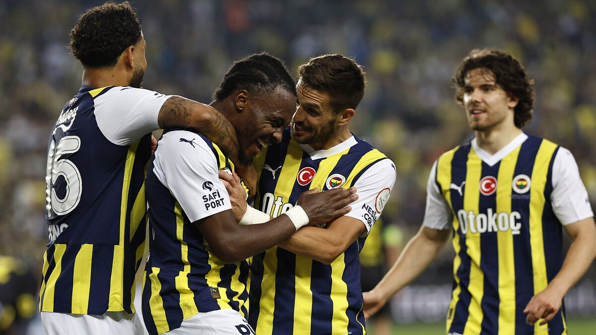 Unglaublich Uefa Şampiyonlar Ligi Feyenoord Fenerbahçe Das Musst Du Sehen - a424ycn