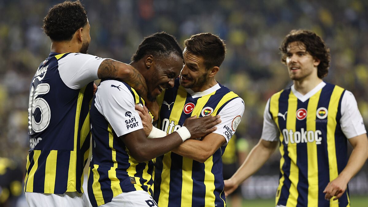 Fenerbahçe'nin şampiyonluk hasreti 11 yıla yükseldi