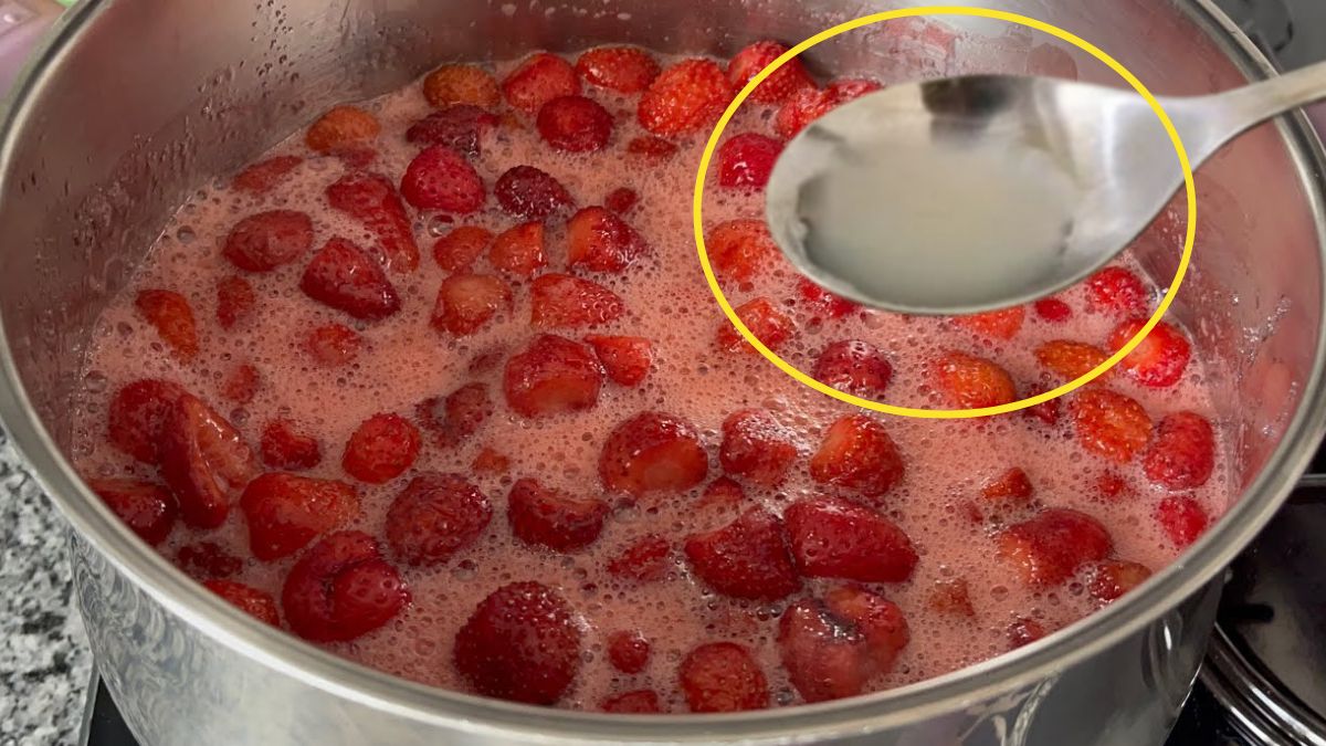Çilek reçelinizi efsaneleştirecek sır: Sadece bir kaşık ekleyin, farkı görün