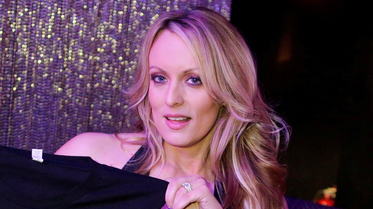 Stormy Daniels: Donald Trump hapse atılmalı