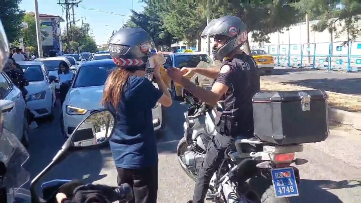 Diyarbakır'da isimleri karıştırılan 2 okulda Yunus timleri, 11 öğrenciyi sınava yetiştirdi