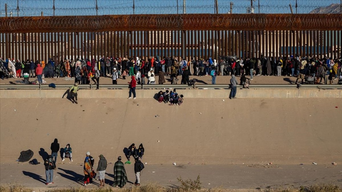 Biden, ABD-Meksika sınırını yasa dışı göçmen girişlerine kapatacak