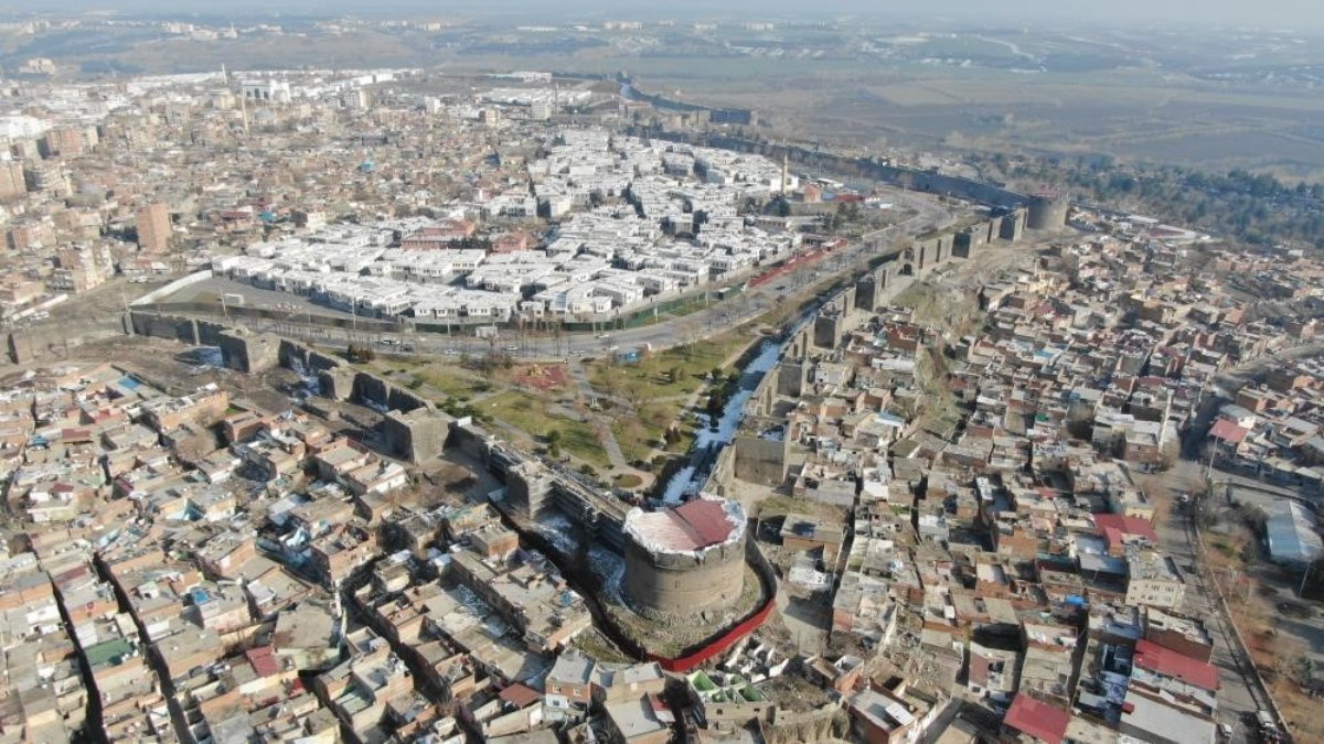 Bazı illerde toplantı ve gösteri yürüyüşlerine yasak geldi