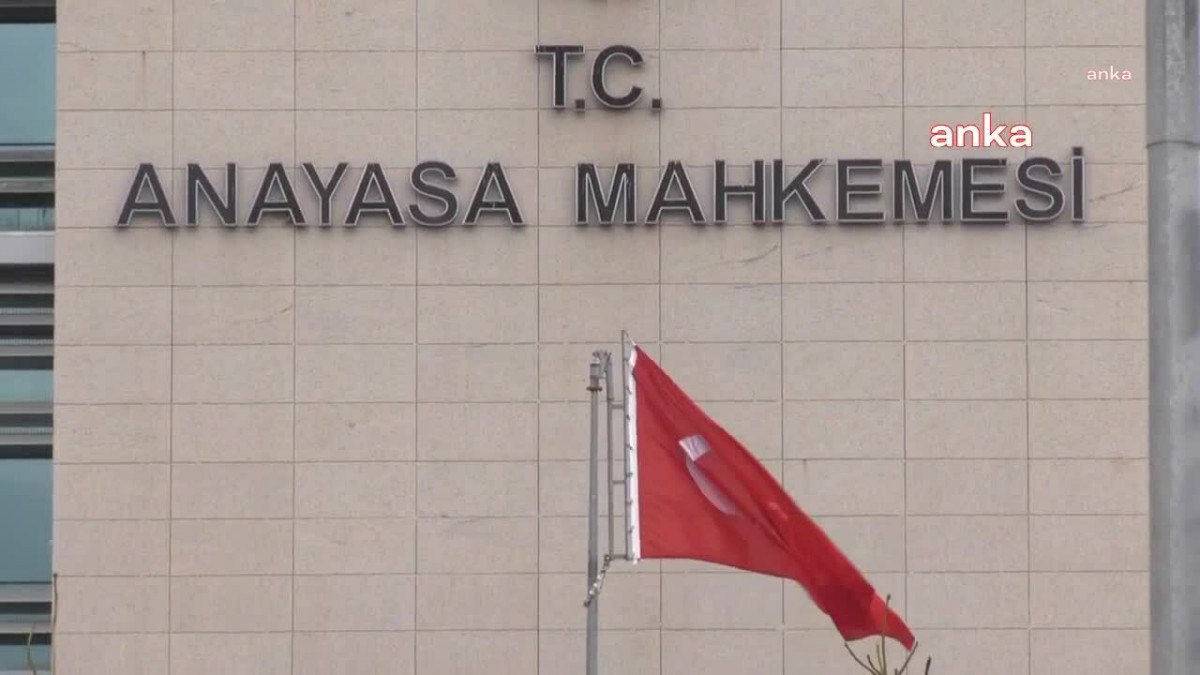 Anayasa Mahkemesi, KHK ile Cumhurbaşkanı'nın rektör atamasını Anayasa'ya aykırı buldu